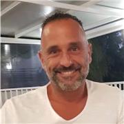 Siempre han sido mi fuerte las matemáticas y por mi trabajo como oficial del Ejército se me ha dado genial el impartir conocimientos y demostrar mi liderazgo con cualquier grupo lo que proporciona una disciplina básica para afrontar cualquier enseñanza y